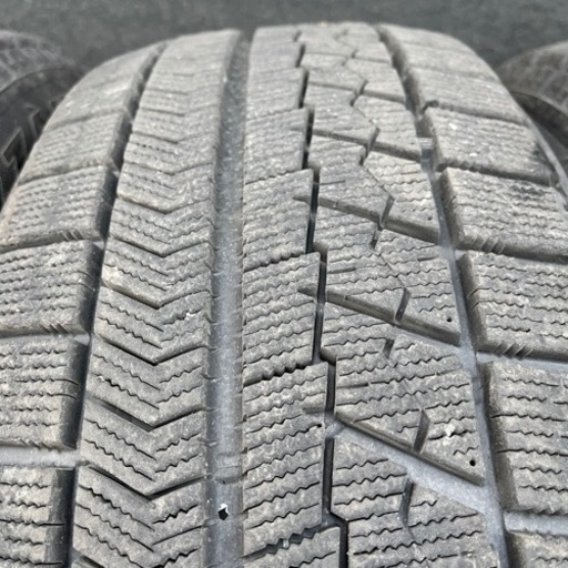 極上タイヤ　BRIDGESTONE VRX 205/60R16 スタッドレス  タイヤ　2018年製