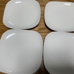 美品食器セット（カップ&ソーサー、お皿）の画像