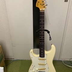 fender  Japan エレキギター(レフティ)