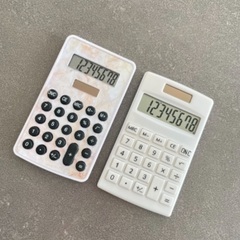 ほぼ未使用の電卓ふたつセット