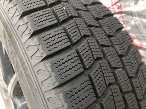 日本製スタッドレスタイヤ中古ホイール付き