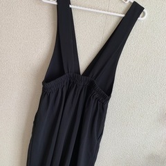 黒オールインワンサロペットワンピの画像
