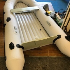 空気抜けジャンク　ゴムボート