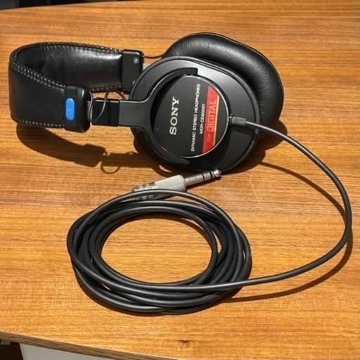 ソニー　ヘッドホン　MDR-CD900ST