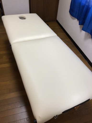 折りたたみマッサージベッド