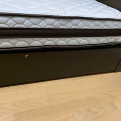 ★美品★日本製マットレス付きシングルベッド（照明&引出し付き）の画像