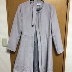 tocco 裾刺繍入り飾りビジュー釦ノーカラードレスコートの画像