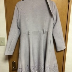 tocco 裾刺繍入り飾りビジュー釦ノーカラードレスコートの画像