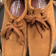 CLARKS  wallabee