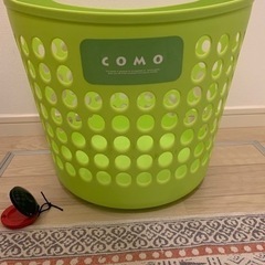 アディダススニーカーとランドリーバスケットセットあげます。の画像
