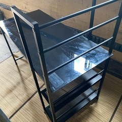 ラック付きガラステーブル