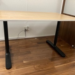 机　IKEA BEKANT 