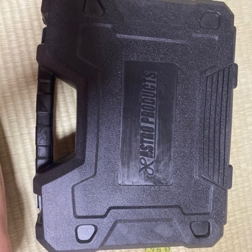 インパクトドライバー(18V)