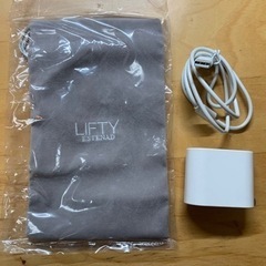 美顔器 Lifty　（箱・説明書・充電器・専用袋全てあり）の画像