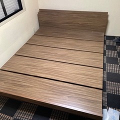 クイーンベッドフレーム