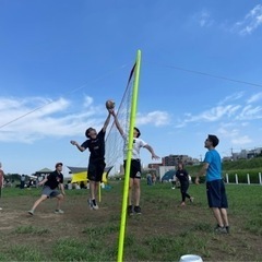 本日14日！！二子新地の河川敷でバレーやります😁