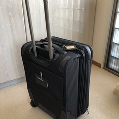 パスファインダー未使用スーツケース2万円。取りに来て頂ける方希望。の画像