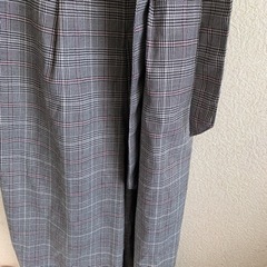 グレーチェックサロペットワンピの画像