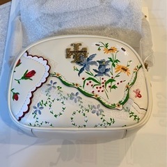 新品トリーバーチ ショルダーバッグ キラ カメラバッグ TORY BURCH