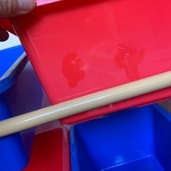 カラフル おもちゃ箱 ラックの画像