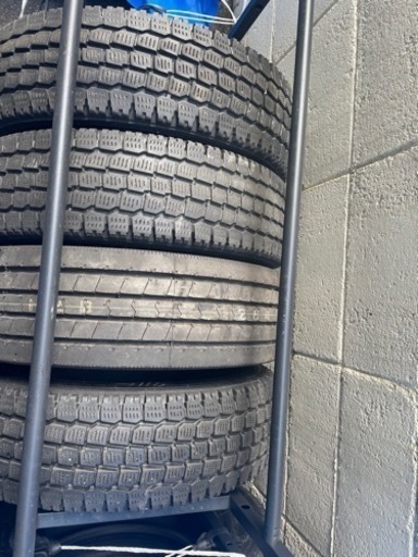 積載車　トラック　スタッドレス　タイヤ　215/70R17.5 118/116L 6本セット
