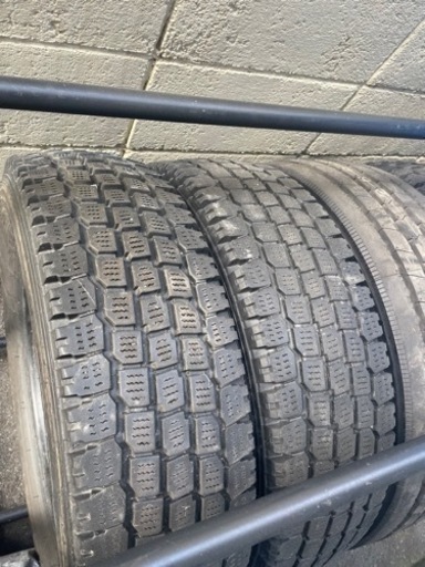 積載車　トラック　スタッドレス　タイヤ　215/70R17.5 118/116L 6本セット