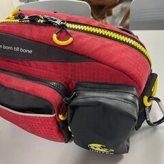 引き取り限定！mazume レッドムーンウエストバッグの画像