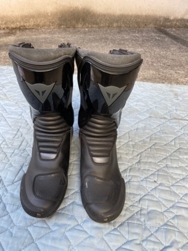 ダイネーゼのブーツ