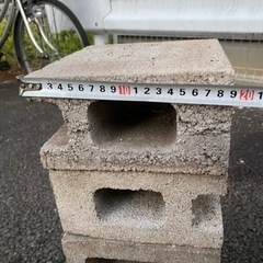 コンクリート　ブロック　9個　まとめ　現状品　小サイズ　✳︎一点からでも可の画像