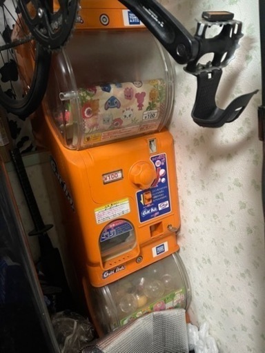 ガチャガチャ　本体2台