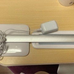 11/16引渡予定　LED デスクライトの画像