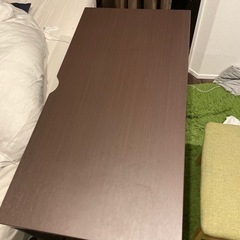 パソコンデスクの画像