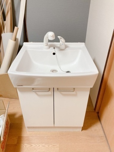 洗面台　一部傷あり