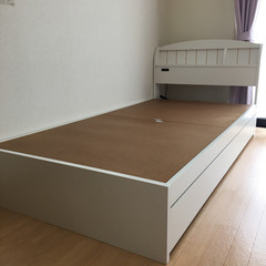 コンセント収納付きシングルベッド(マットレス無)