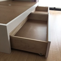 コンセント収納付きシングルベッド(マットレス無)の画像