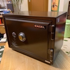 古い金庫 貰ってください