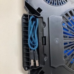 お引き渡し完了^ ^完動品 Carantee ノートパソコン 冷却台 ノートPCクーラー 5つ冷却ファン 7段階調整 USB 2ポートの画像