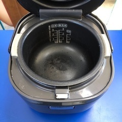1115-003 シャープ　炊飯器 割れありの画像