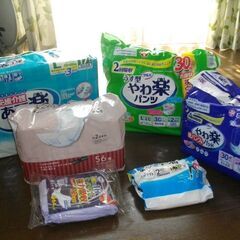 大人用紙おむつ（未開封の新品ではありません、開封して一部使用して...
