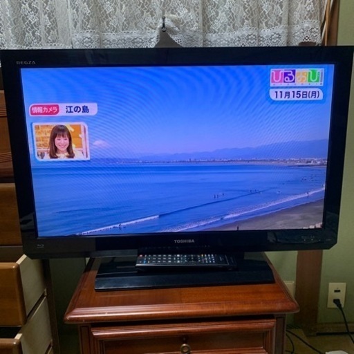 液晶テレビ　2011年　東芝TOSHIBA ブルーレイ再生付き　リモコン付き　使用可能