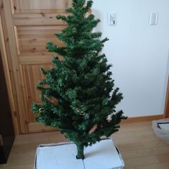 クリスマスツリー　150ｃｍ　オーナメント・ライト付き　中古の画像