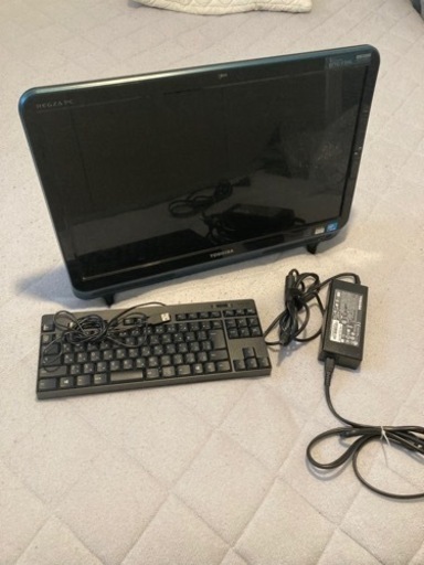 お話し中　TOSHIBA デスクトップパソコン