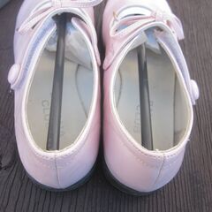 女の子の発表会用のピンクの靴の画像