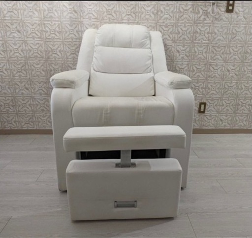 リクライニング ソファー ネイル マツエク