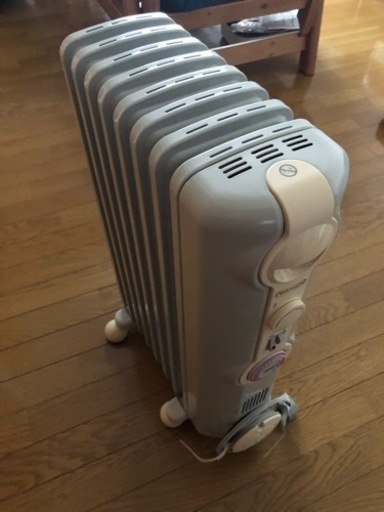 【美品】限定品 デロンギ オイルヒーター
