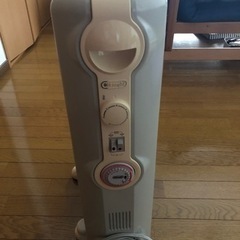【美品】限定品 デロンギ オイルヒーターの画像
