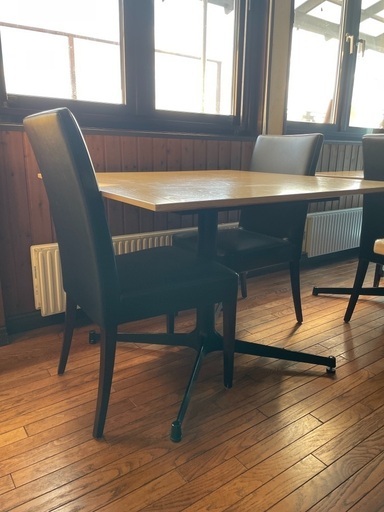 無垢材ダイニングテーブル　カフェテーブル