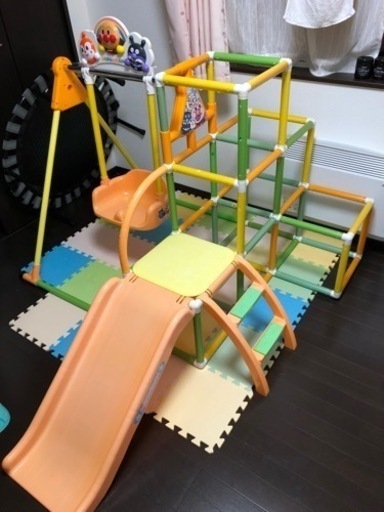 アンパンマンジャングルジムブランコ付き