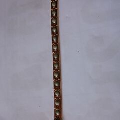 ★ionar⭐ブランド⭐ 留め具オシャレ画像４★⭐ブレスレット重さもも有り⭐ゴールドカラー磁気⭐ 殆ど使用したない、石抜けなし、状態良👉プロフィールをお読み下さい。の画像
