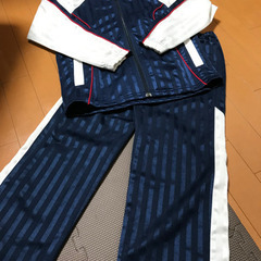140cm キッズ　男児　ジャージ　上下　紺色　ストライプ